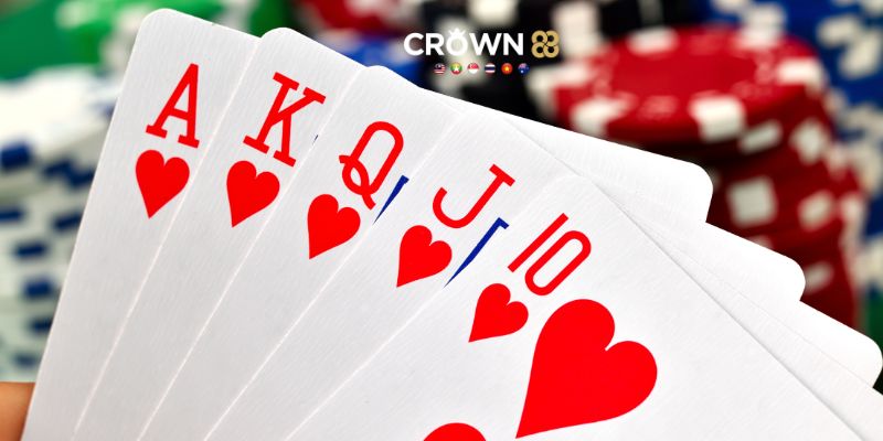 Baccarat là một trong những game bài thu hút rất đông đảo người chơi